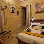 Ancient Maltese House With Modern Interior 3 Min Away From Airport Tal-pinu بيت ضيافة