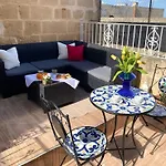بيت ضيافة Ancient Maltese House With Modern Interior 3 Min Away From Airport Tal-pinu