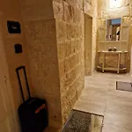 Ancient Maltese House With Modern Interior 3 Min Away From Airport Tal-pinu بيت ضيافة