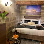 بيت ضيافة Ancient Maltese House With Modern Interior 3 Min Away From Airport Tal-pinu
