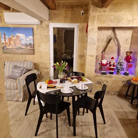 Gæstehus Ancient Maltese House With Modern Interior 3 Min Away From Airport Tal-pinu *