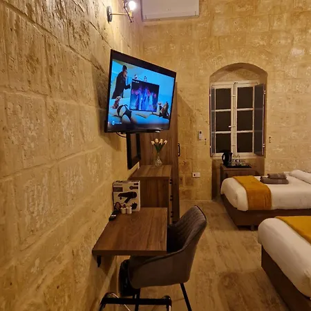 Gæstehus Ancient Maltese House With Modern Interior 3 Min Away From Airport Tal-pinu *