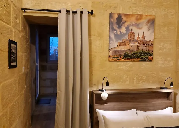 Ancient Maltese House With Modern Interior 3 Min Away From Airport Tal-pinu Gudja