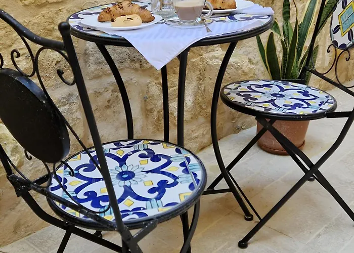 Ancient Maltese House With Modern Interior 3 Min Away From Airport Tal-pinu