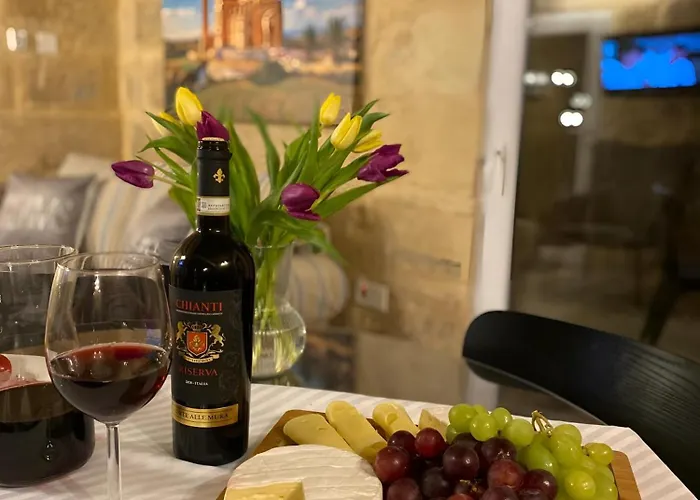 Ancient Maltese House With Modern Interior 3 Min Away From Airport Tal-pinu