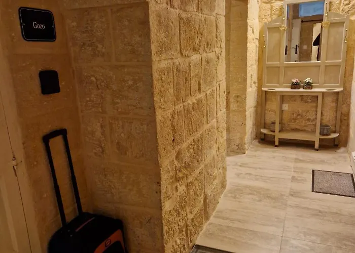 Ancient Maltese House With Modern Interior 3 Min Away From Airport Tal-pinu Pensión