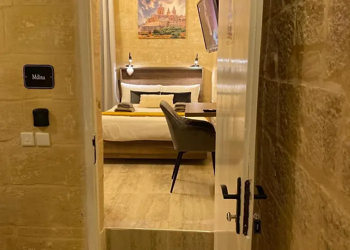 Pensión Ancient Maltese House With Modern Interior 3 Min Away From Airport Tal-pinu *