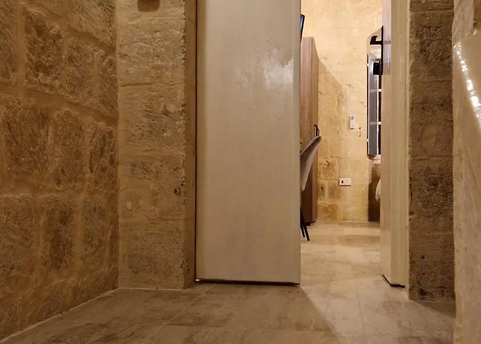 Ancient Maltese House With Modern Interior 3 Min Away From Airport Tal-pinu Pensión