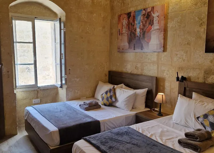 Ancient Maltese House With Modern Interior 3 Min Away From Airport Tal-pinu