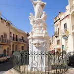 Ancient Maltese House With Modern Interior 3 Min Away From Airport Tal-pinu Gudja