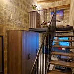 Pensión Ancient Maltese House With Modern Interior 3 Min Away From Airport Tal-pinu