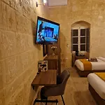 Affittacamere Ancient Maltese House With Modern Interior 3 Min Away From Airport Tal-pinu *