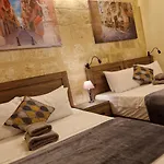 Pensión Ancient Maltese House With Modern Interior 3 Min Away From Airport Tal-pinu *