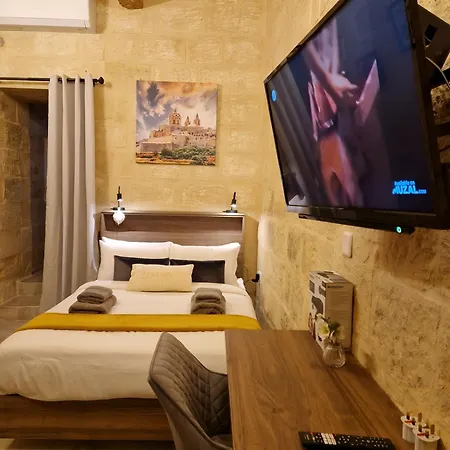 Pensión Ancient Maltese House With Modern Interior 3 Min Away From Airport Tal-pinu