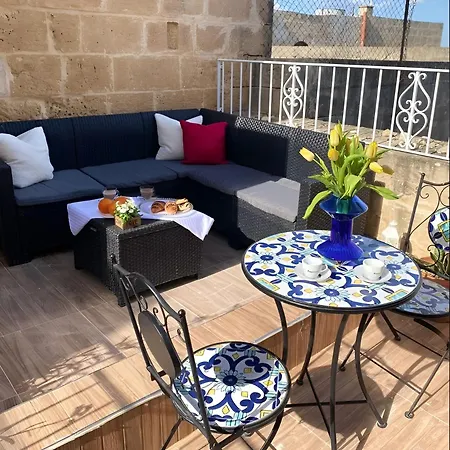 Pensión Ancient Maltese House With Modern Interior 3 Min Away From Airport Tal-pinu