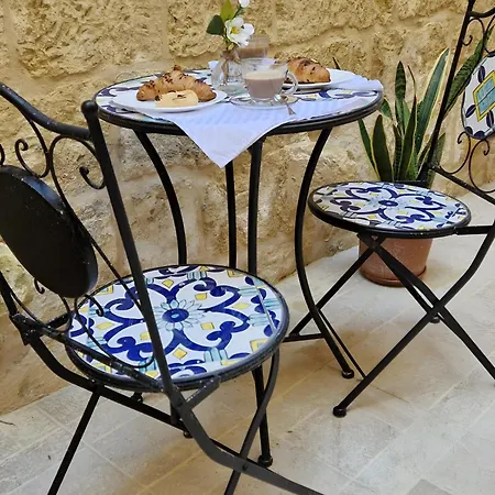 Ancient Maltese House With Modern Interior 3 Min Away From Airport Tal-pinu