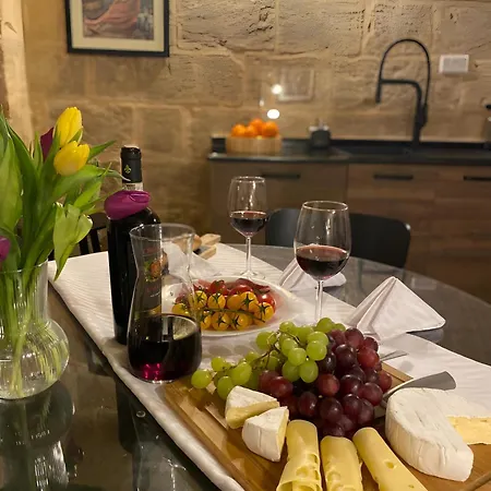 Ancient Maltese House With Modern Interior 3 Min Away From Airport Tal-pinu *