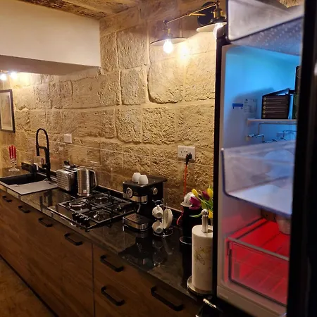 Ancient Maltese House With Modern Interior 3 Min Away From Airport Tal-pinu *