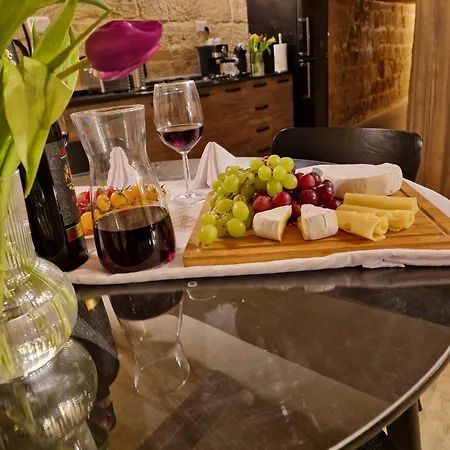 Pensión Ancient Maltese House With Modern Interior 3 Min Away From Airport Tal-pinu