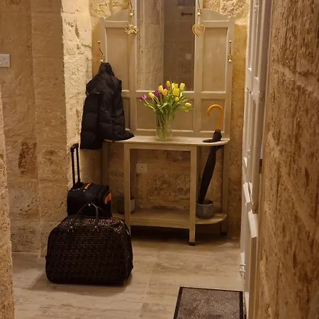 Guest house Ancient Maltese House With Modern Interior 3 Min Away From Airport Tal-pinu Gudja