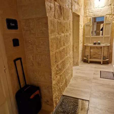 Ancient Maltese House With Modern Interior 3 Min Away From Airport Tal-pinu Pensión