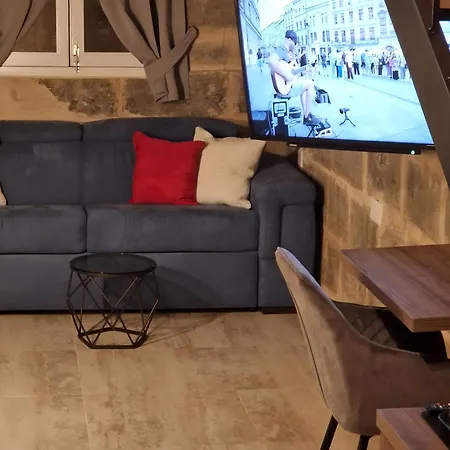 Ancient Maltese House With Modern Interior 3 Min Away From Airport Tal-pinu Guest house *