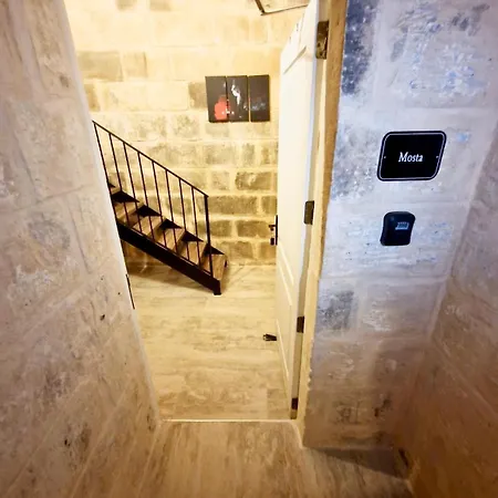Ancient Maltese House With Modern Interior 3 Min Away From Airport Tal-pinu Gudja