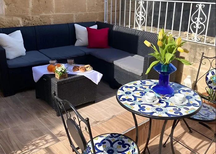 Πανσιόν Ancient Maltese House With Modern Interior 3 Min Away From Airport Tal-pinu