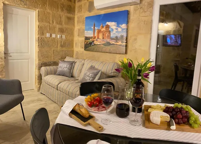 Ancient Maltese House With Modern Interior 3 Min Away From Airport Tal-pinu Guest house Gudja