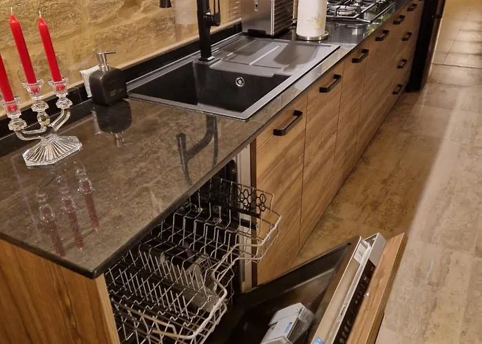 Ancient Maltese House With Modern Interior 3 Min Away From Airport Tal-pinu Πανσιόν