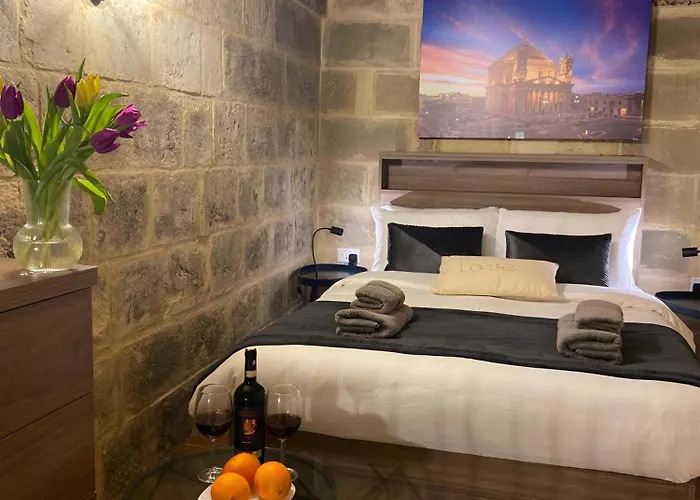 Πανσιόν Ancient Maltese House With Modern Interior 3 Min Away From Airport Tal-pinu