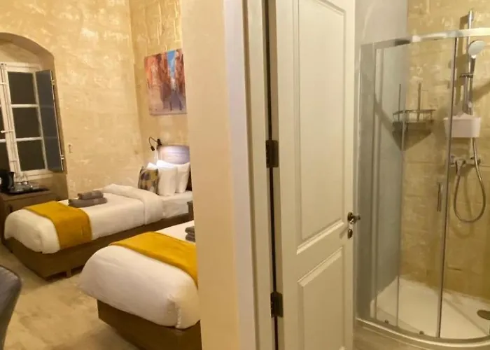 Ancient Maltese House With Modern Interior 3 Min Away From Airport Tal-pinu