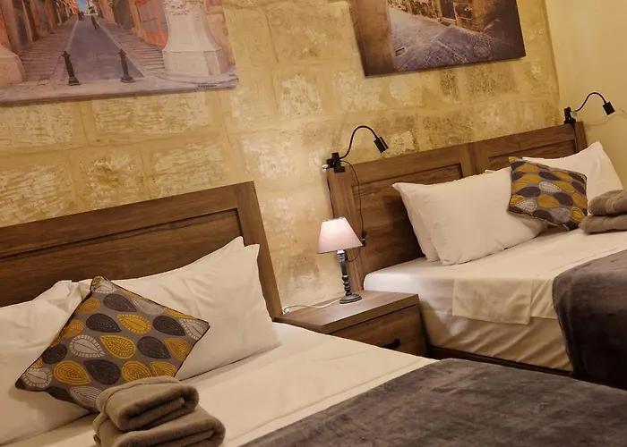 Πανσιόν Ancient Maltese House With Modern Interior 3 Min Away From Airport Tal-pinu *