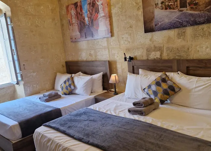 Ancient Maltese House With Modern Interior 3 Min Away From Airport Tal-pinu
