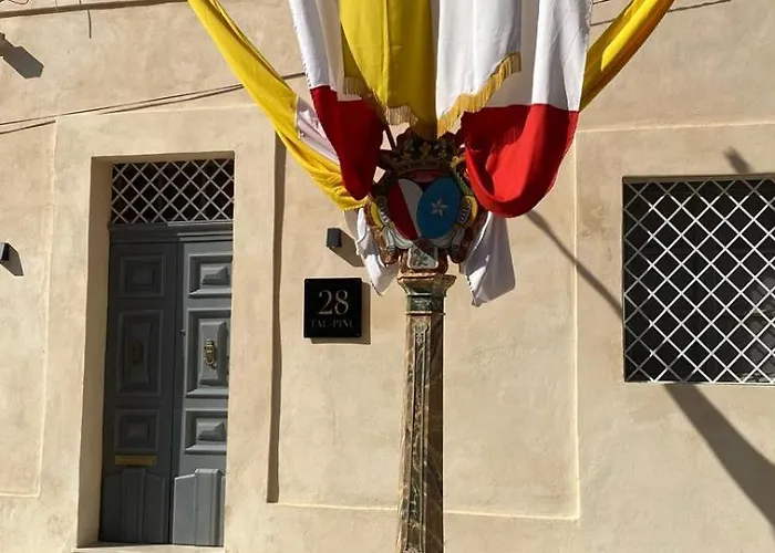 Ancient Maltese House With Modern Interior 3 Min Away From Airport Tal-pinu Πανσιόν *